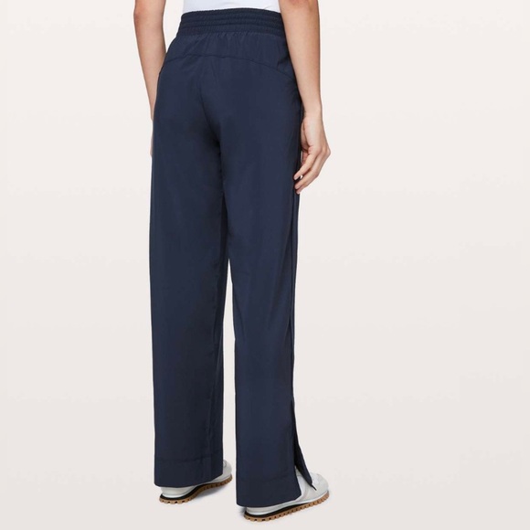 Lululemon Wanderer Wide Leg Pant Navy Blue size 2 - Picture 3 of 8